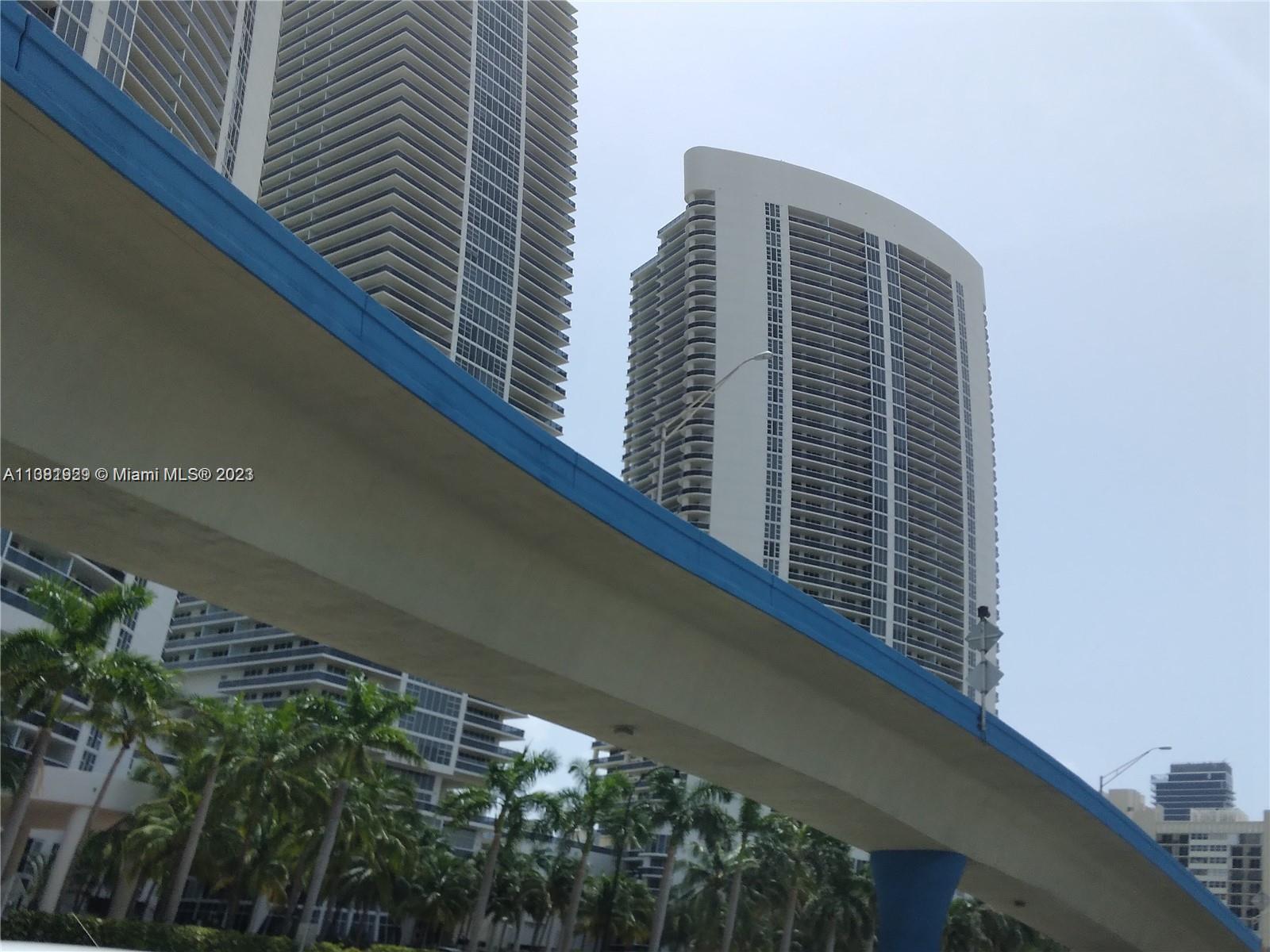 1801 S Ocean Dr Property Photo 19