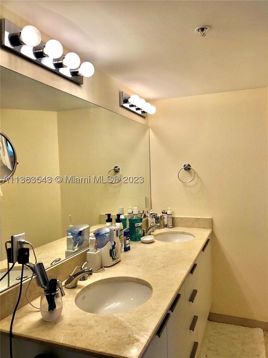 16699 Collins Ave 1705 Property Photo 27