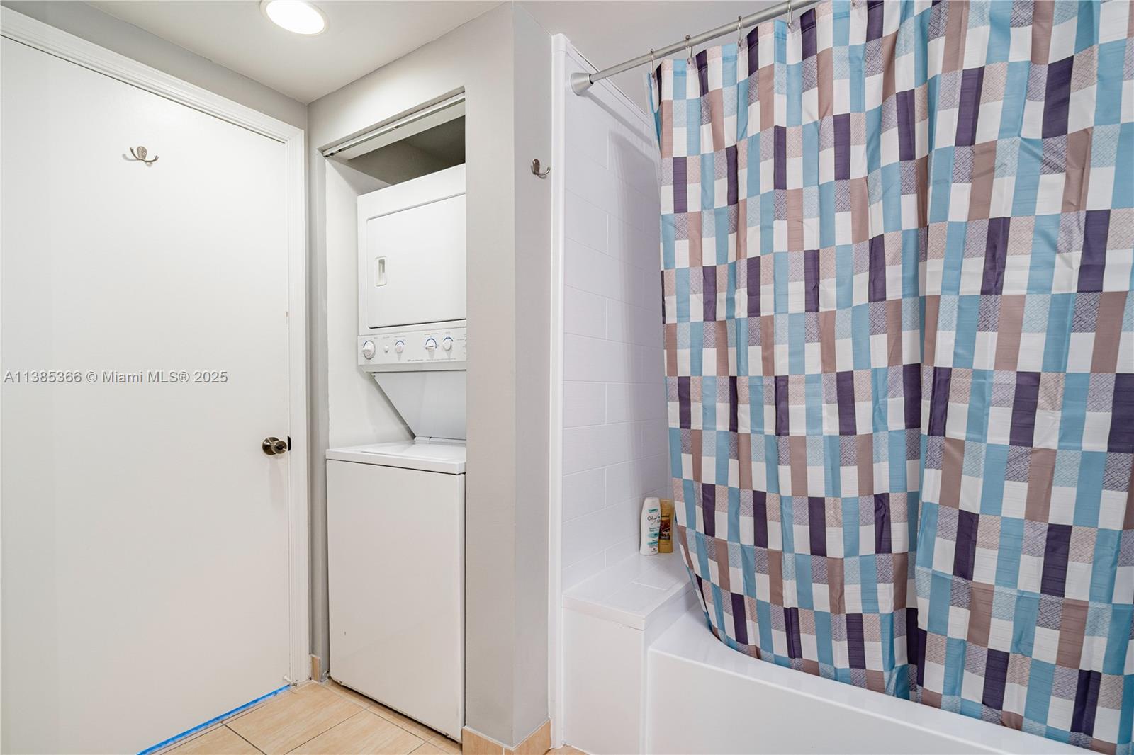 1750 N Bayshore Dr 3410 Property Photo 22