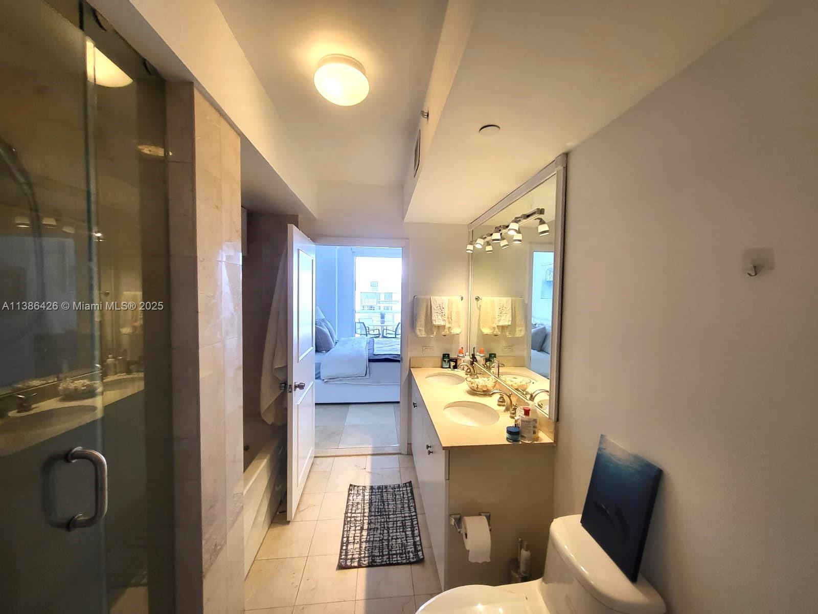 6365 Collins Ave 1711 Property Photo 11