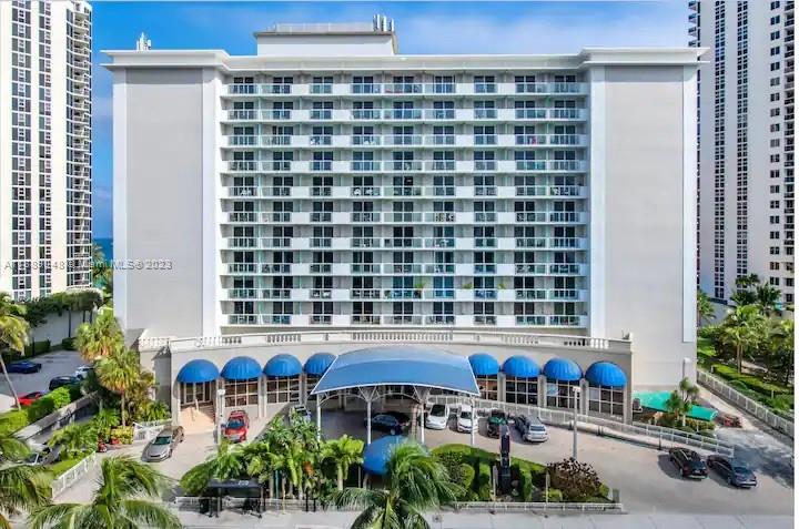 19201 Collins Ave 328 Property Photo 1