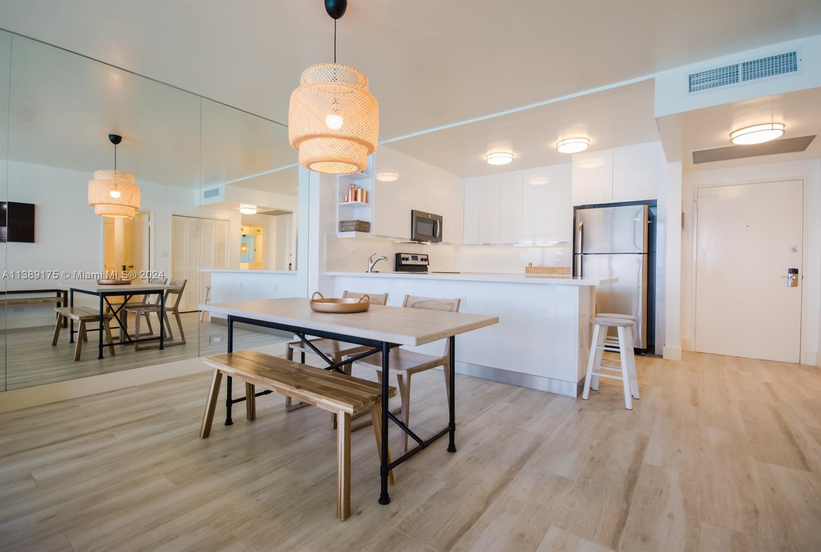 5601 Collins Ave 1204 Property Photo 8