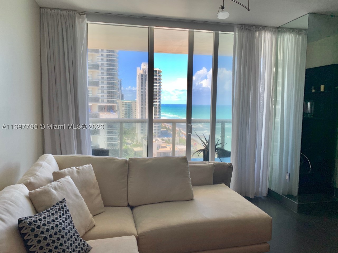 1830 S Ocean Dr 1610 Property Photo 3