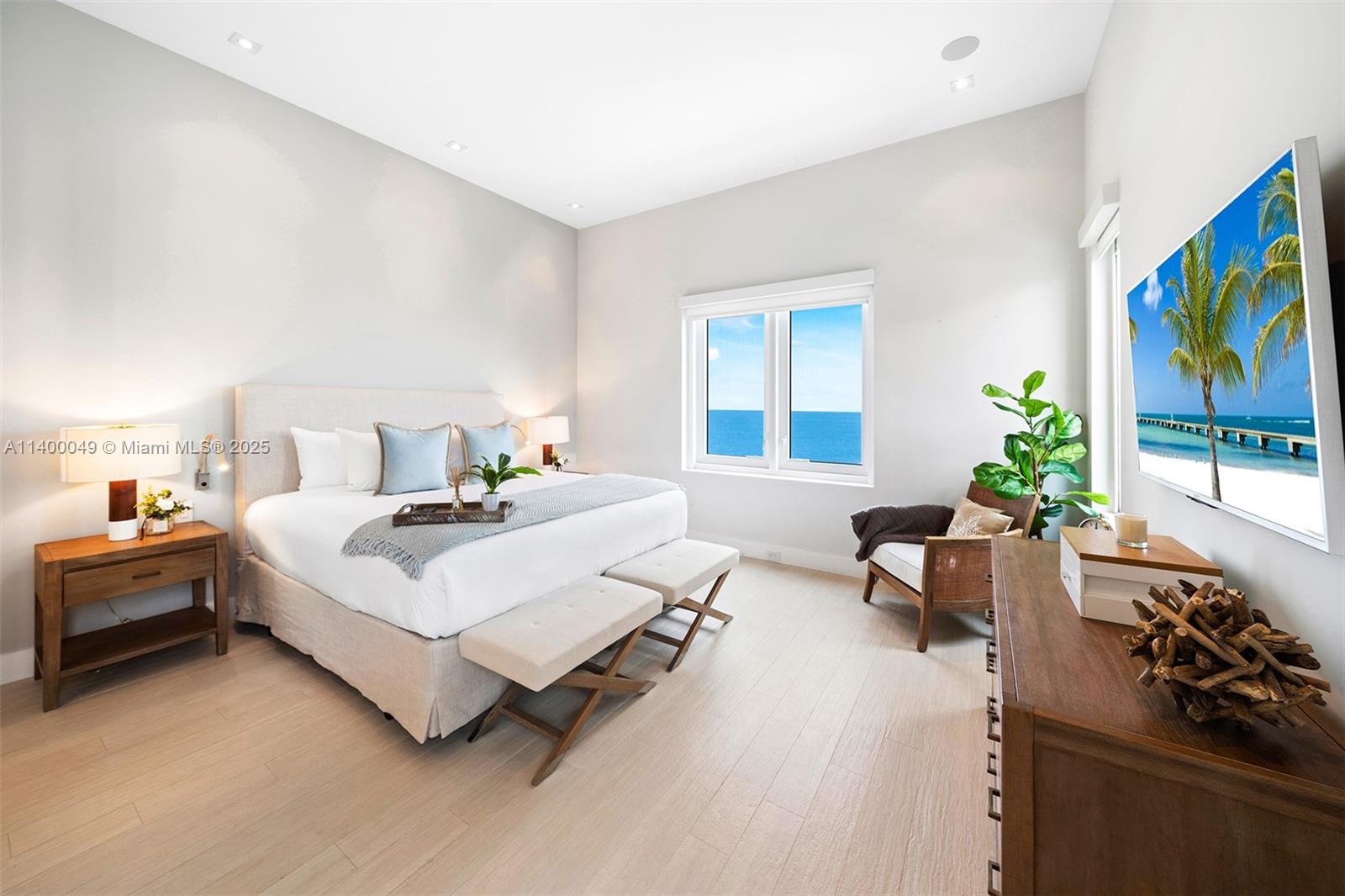 A11400049 Property Photo 3