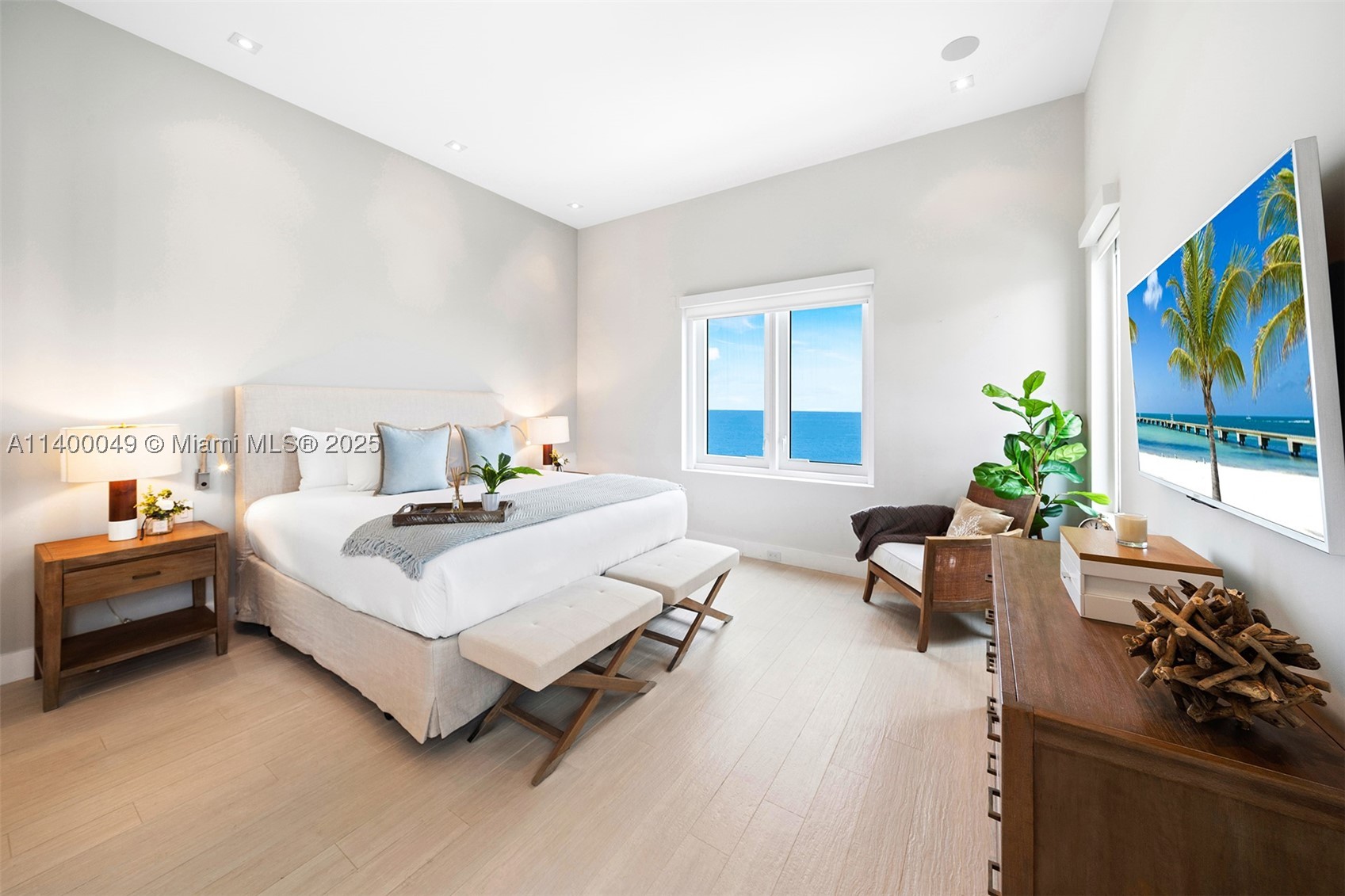 A11400049 Property Photo 3