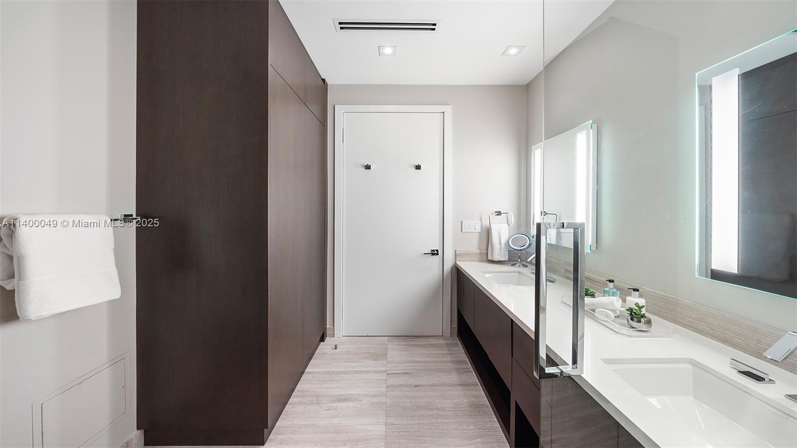 A11400049 Property Photo 12