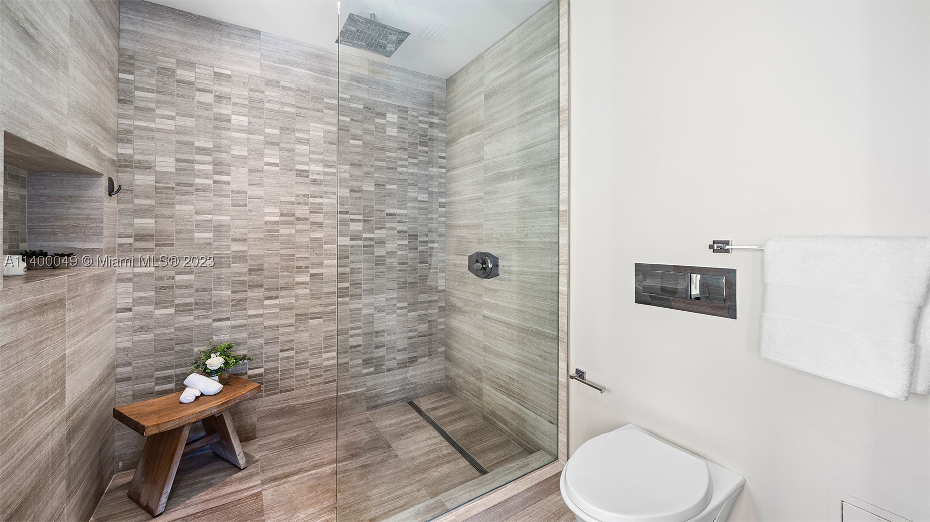 A11400049 Property Photo 13
