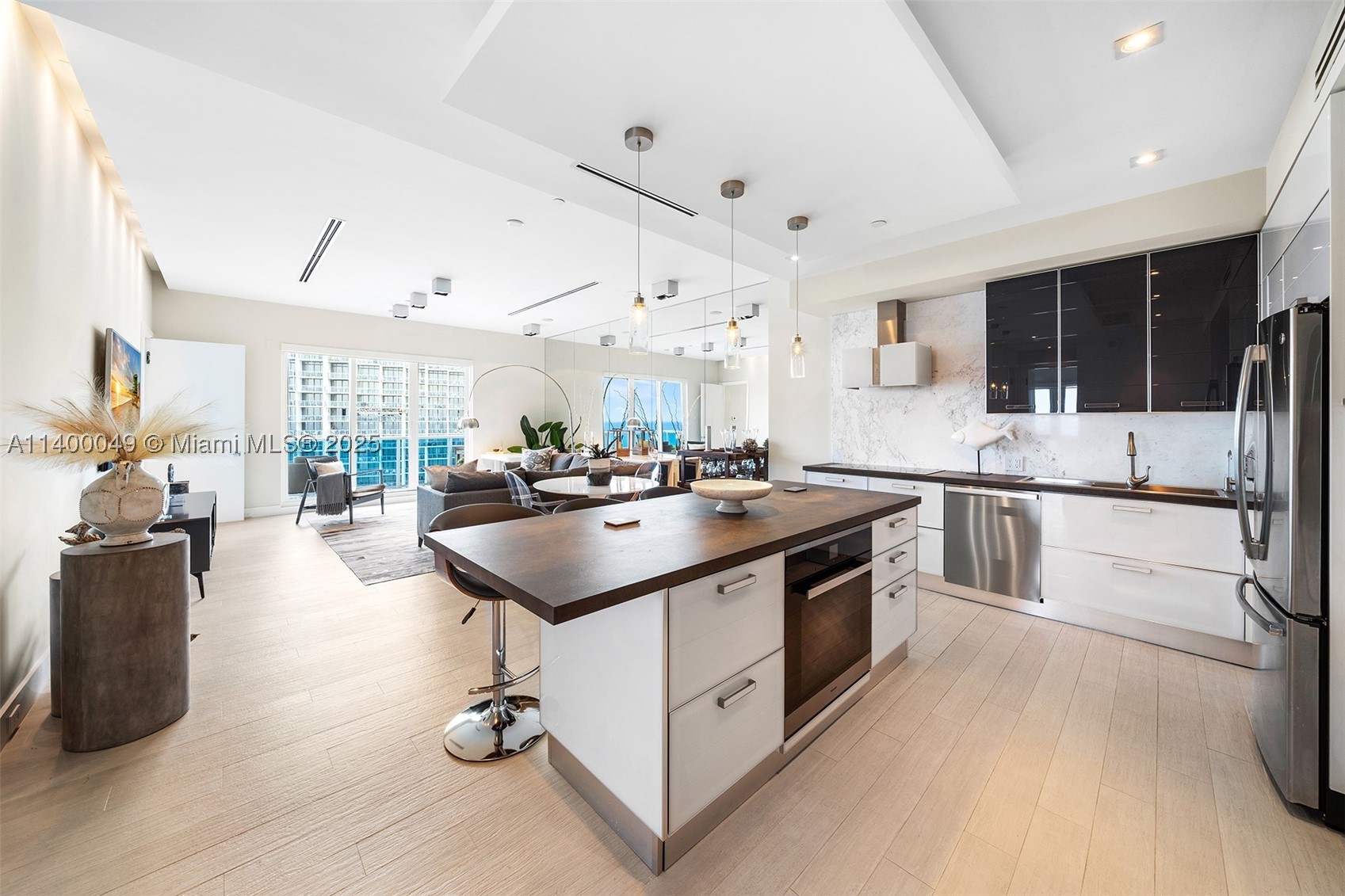 A11400049 Property Photo 17