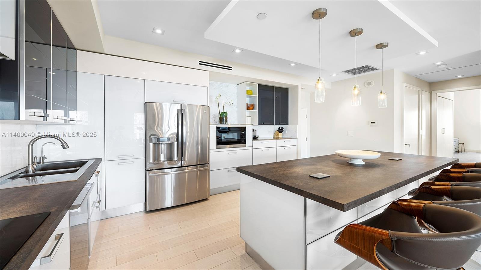 A11400049 Property Photo 32