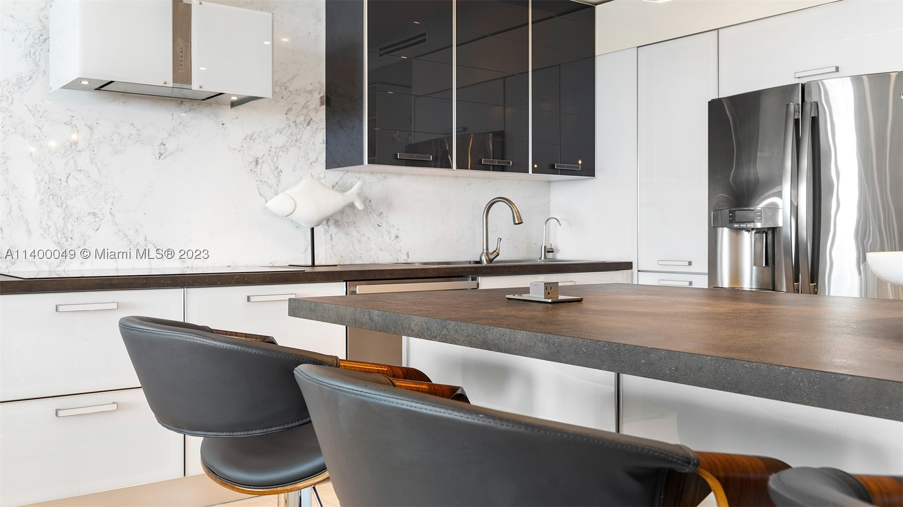 A11400049 Property Photo 33