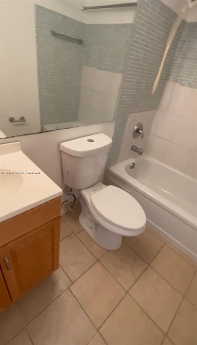 78 Kingswood D 78 Property Photo 7