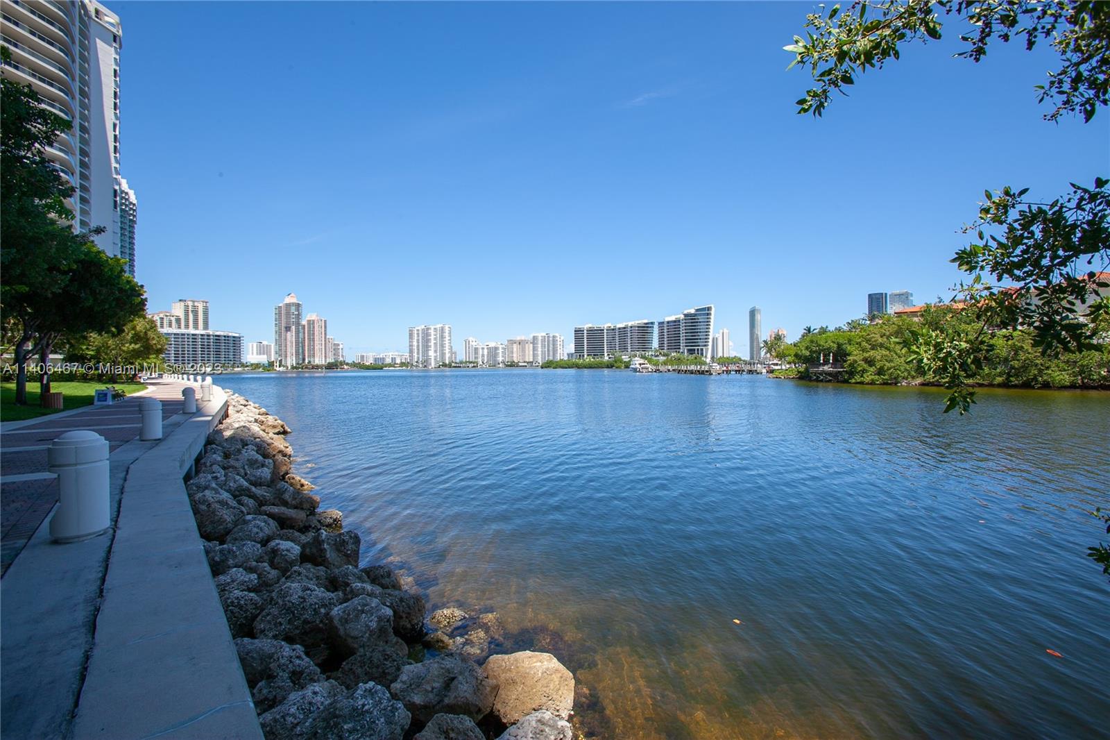6000 Island Blvd 104 Property Photo 6