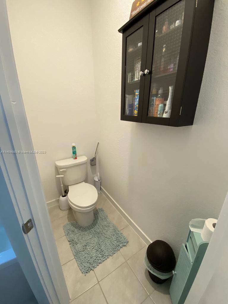 1733 Se 8th Pl Property Photo 19