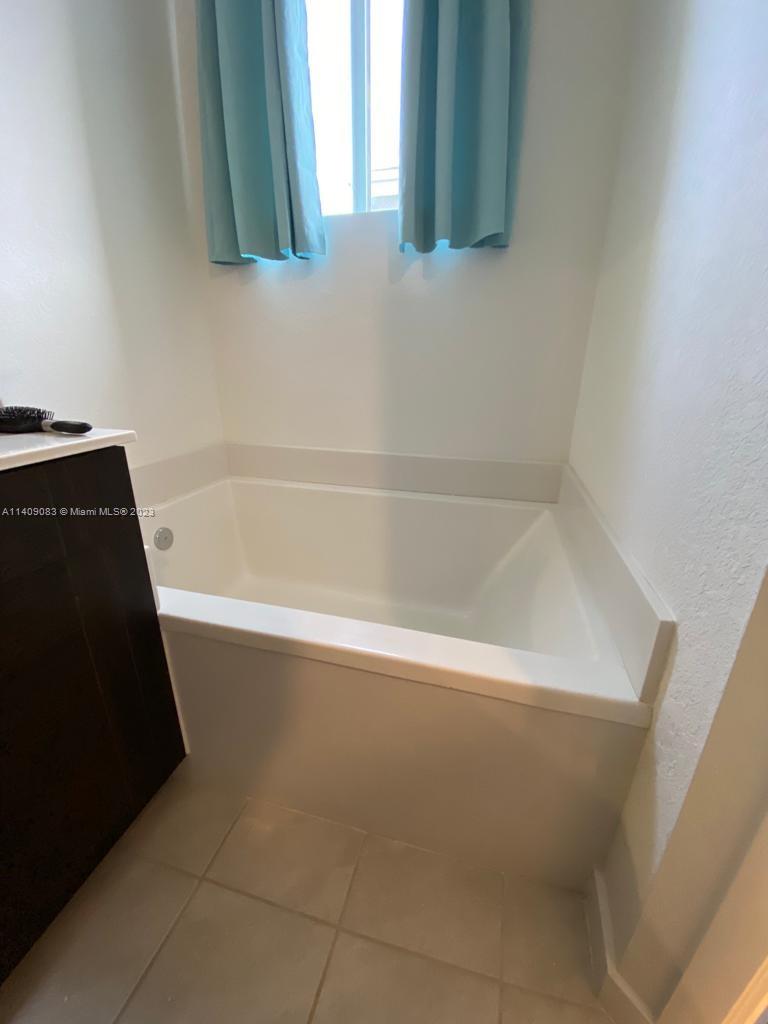 1733 Se 8th Pl Property Photo 20