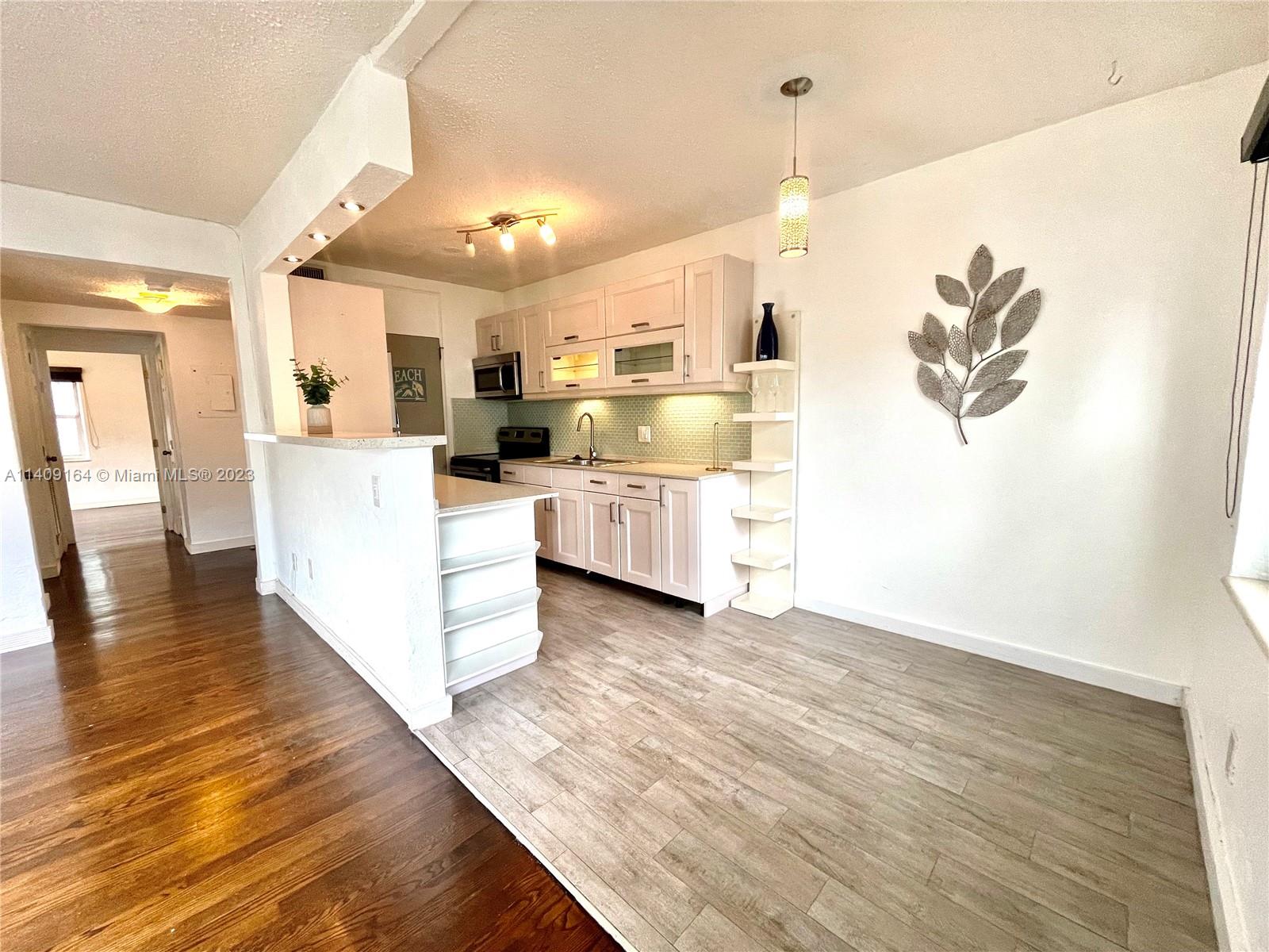 1001 7th St 104 Property Photo 1