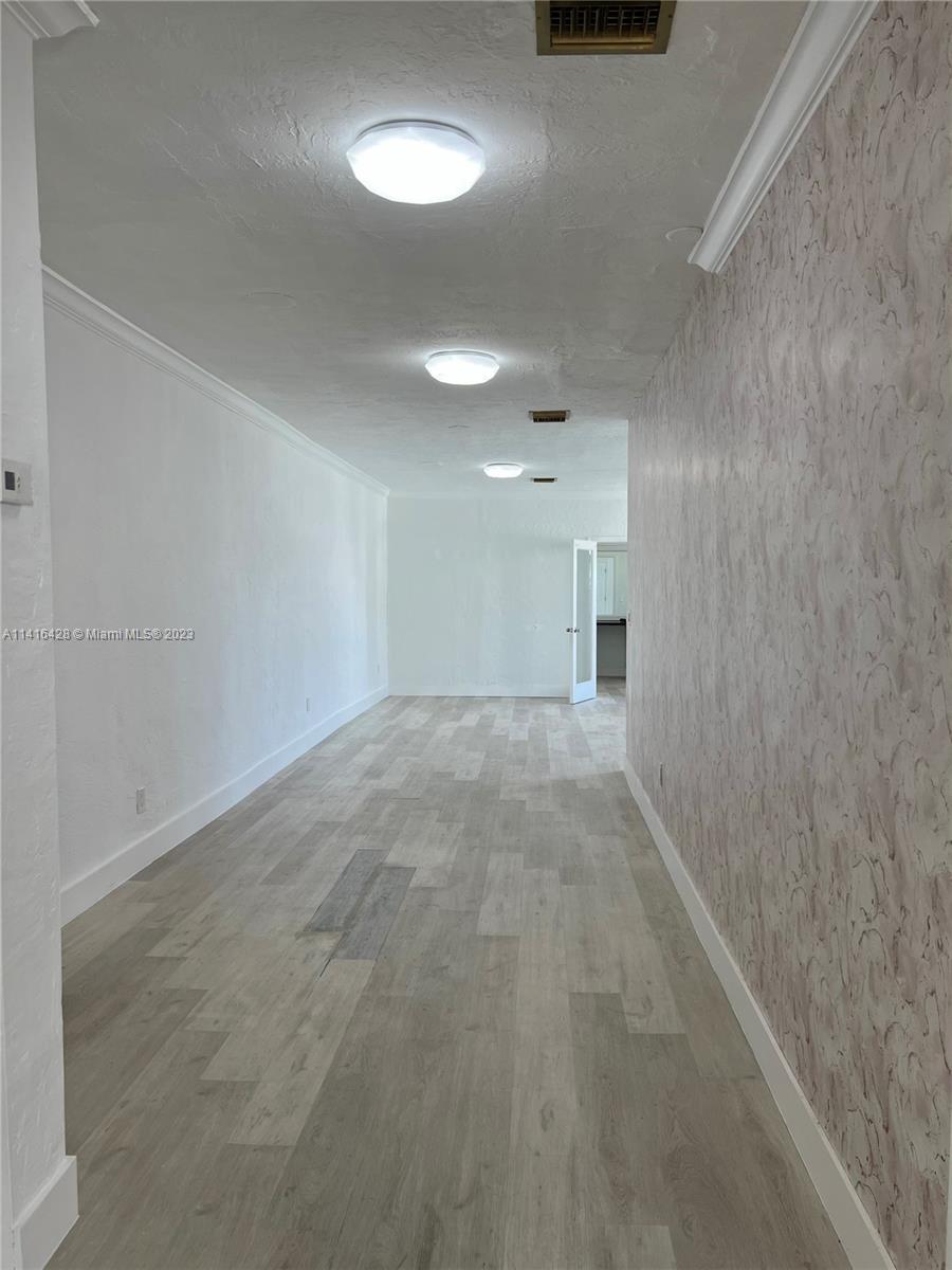 421 Washington Ave 203 Property Photo 6