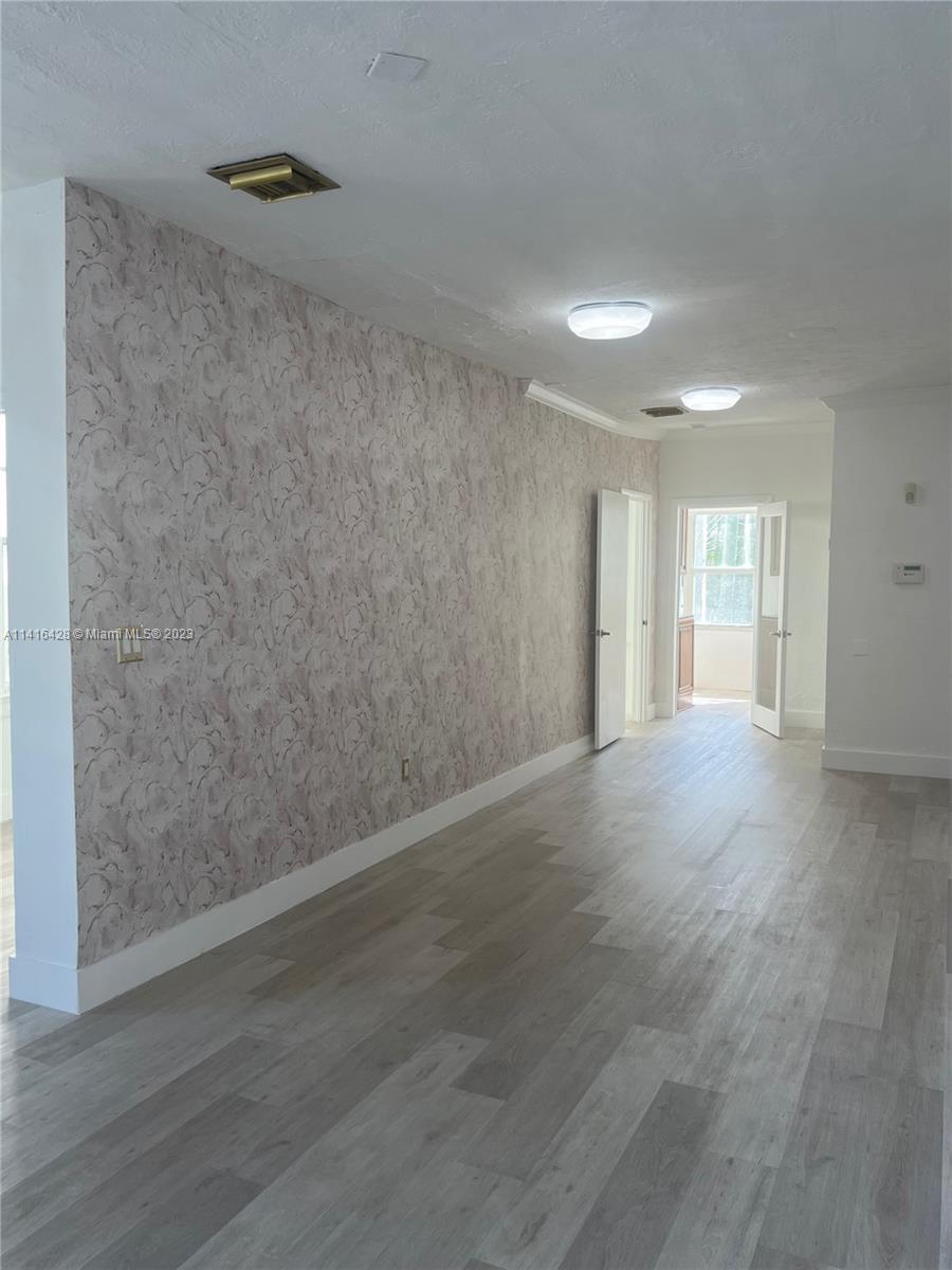 421 Washington Ave 203 Property Photo 7
