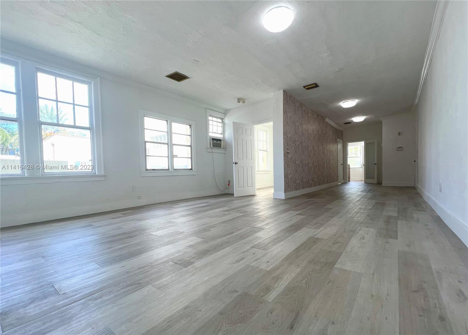 421 Washington Ave 203 Property Photo 8