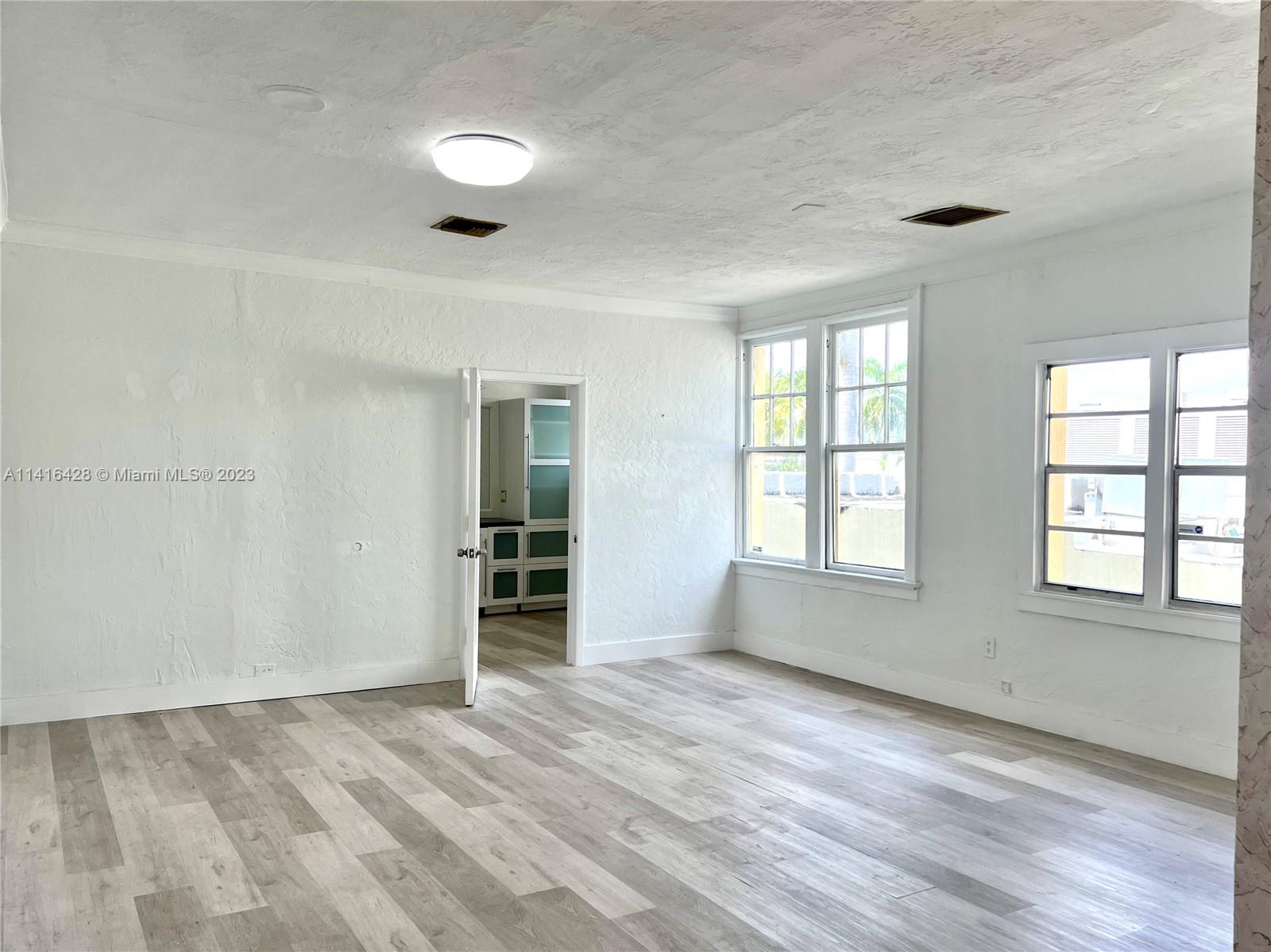 421 Washington Ave 203 Property Photo 12