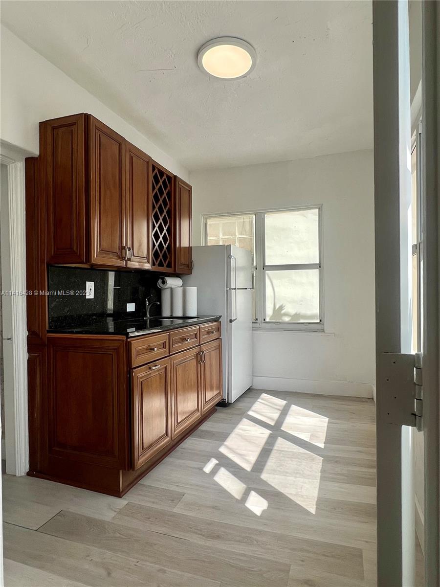 421 Washington Ave 203 Property Photo 17