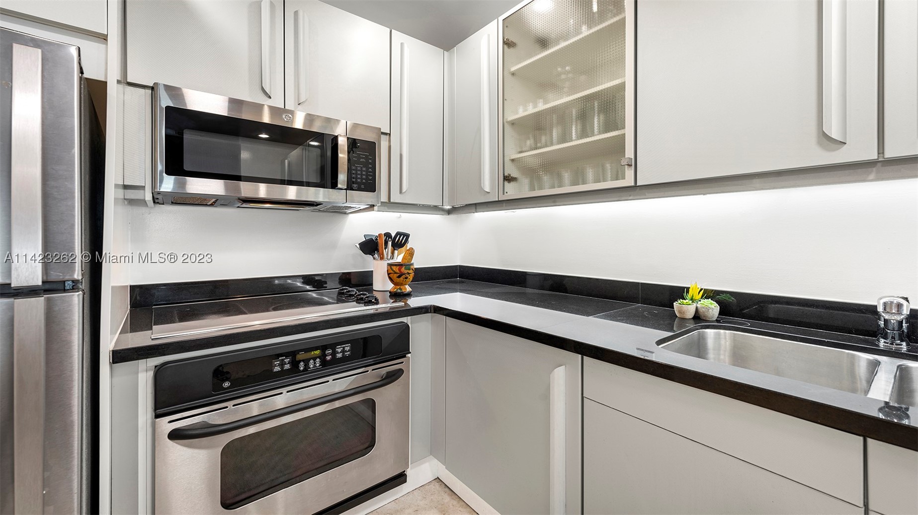 A11423262 Property Photo 20