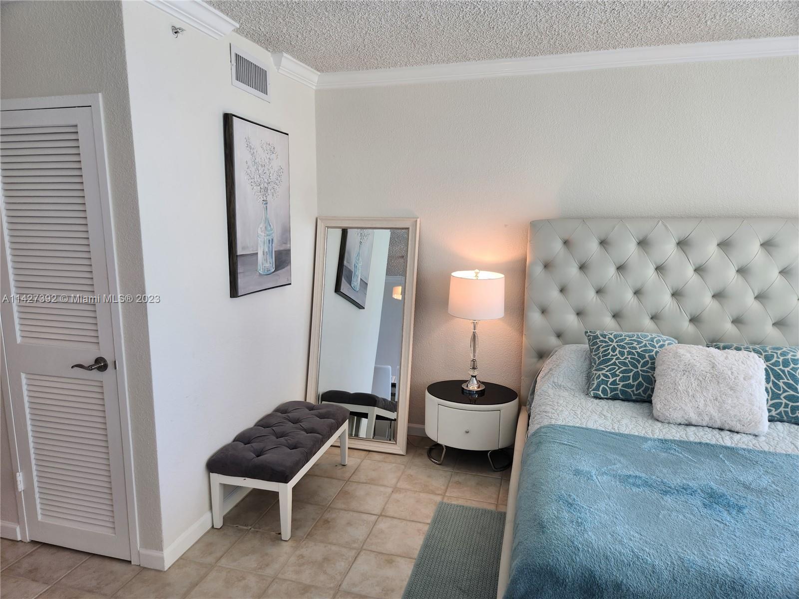 2501 S Ocean Dr 512 Property Photo 4