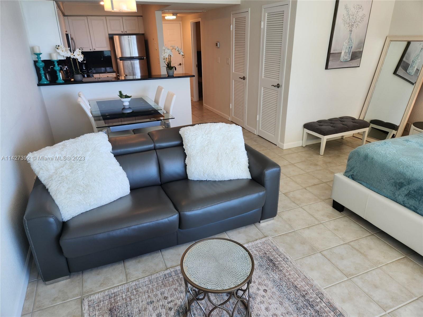 2501 S Ocean Dr 512 Property Photo 5