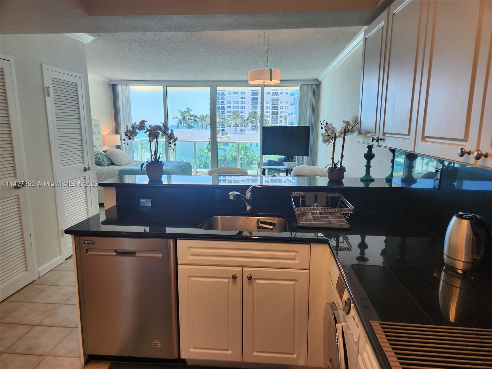 2501 S Ocean Dr 512 Property Photo 15