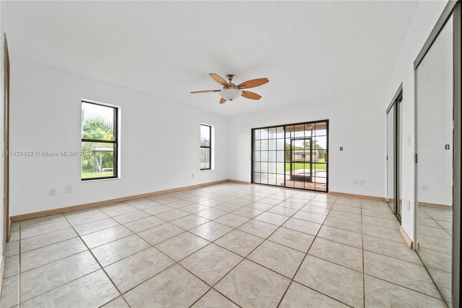 19346 Sw 262nd St Property Photo 15