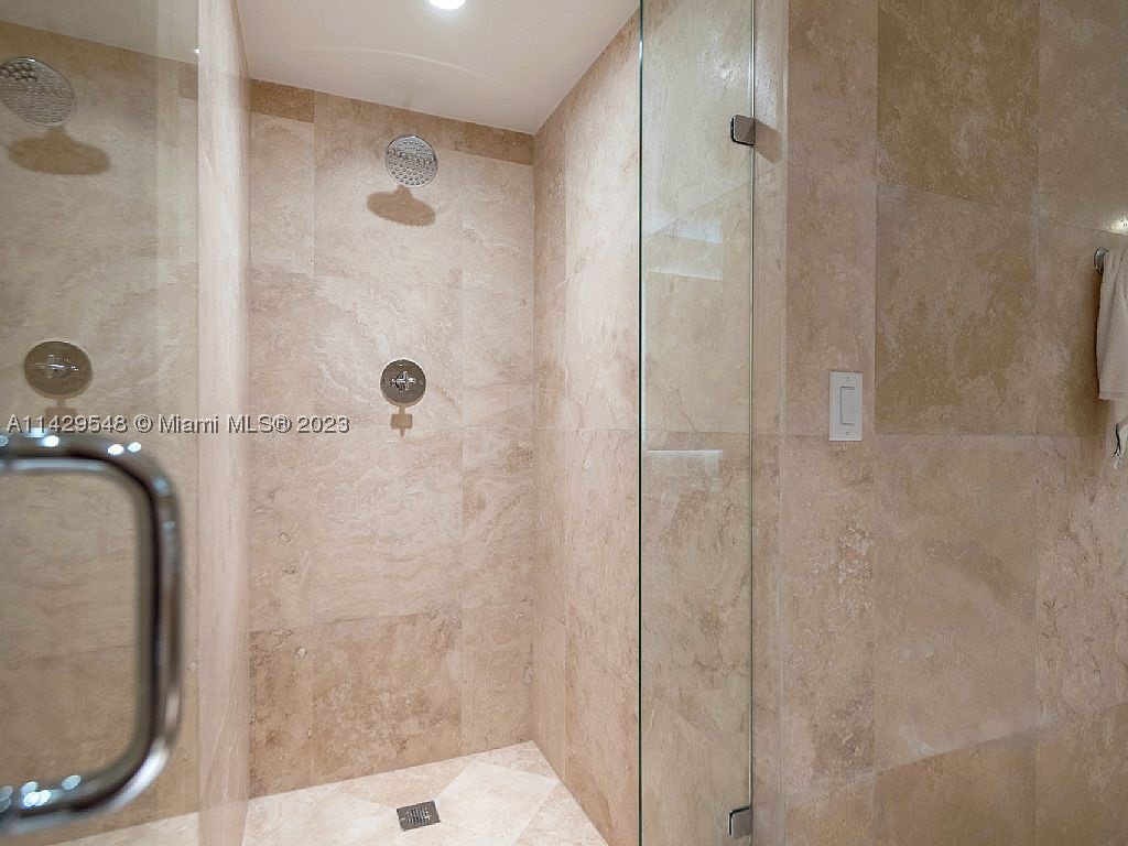 102 24th St 1006 Property Photo 9