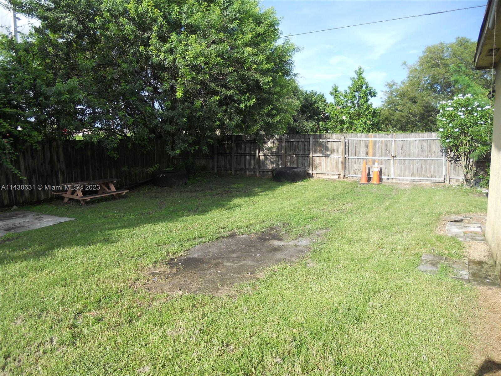 14301 Sw 289th St Property Photo 3