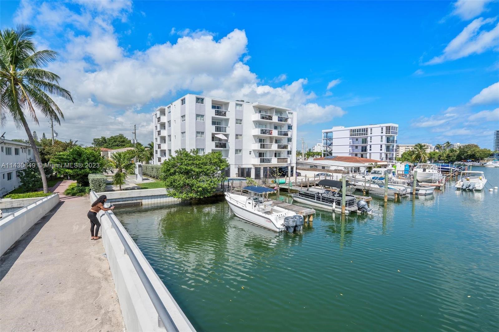 8101 Crespi Blvd 306 Property Photo 1