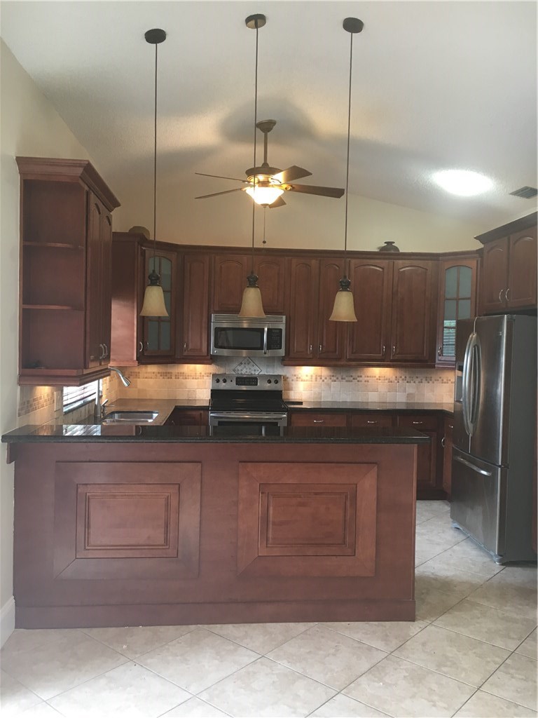 2533 Fillmore St Property Photo 16