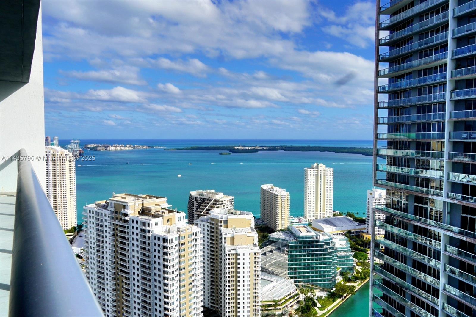 475 Brickell Ave 4409 Property Photo 1