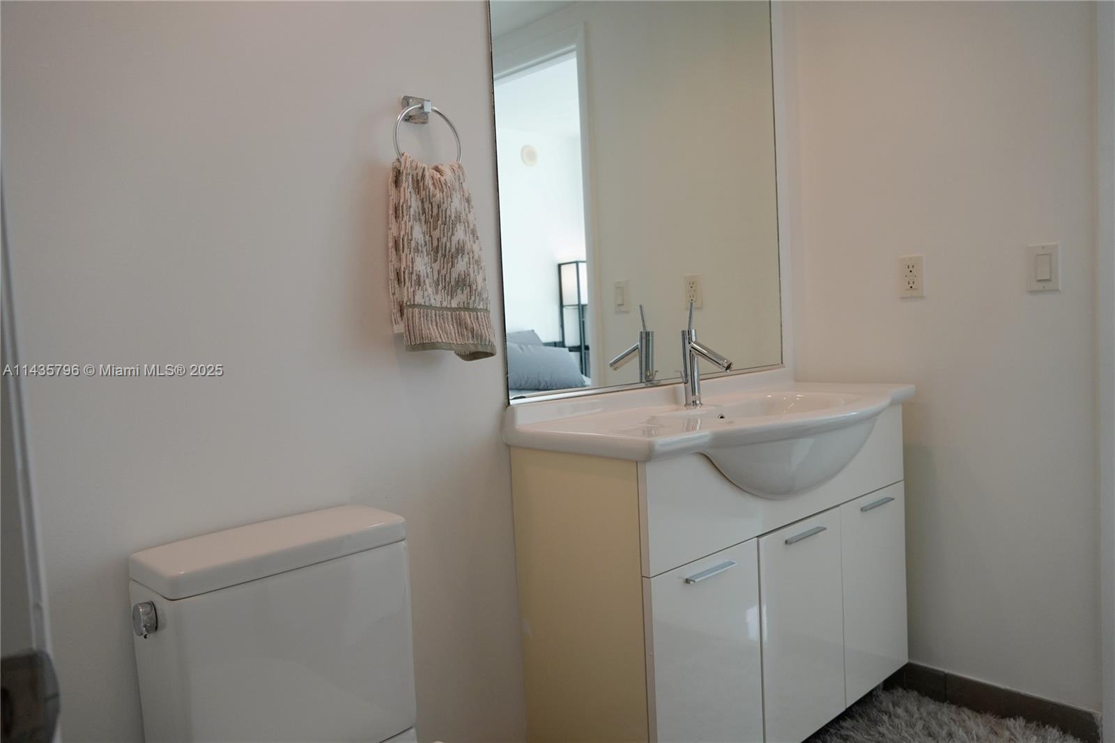475 Brickell Ave 4409 Property Photo 17