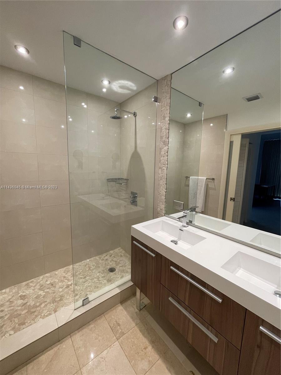 801 Brickell Key Blvd 3309 Property Photo 11