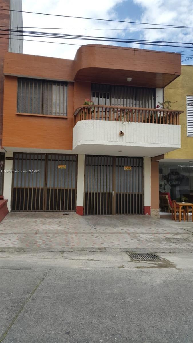 Calle 5 #18-63 Norte 1 Property Photo