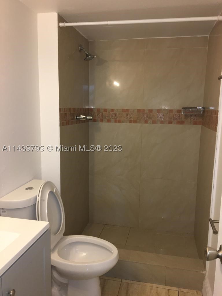 498 Nw 165th St Rd D205 Property Photo 11