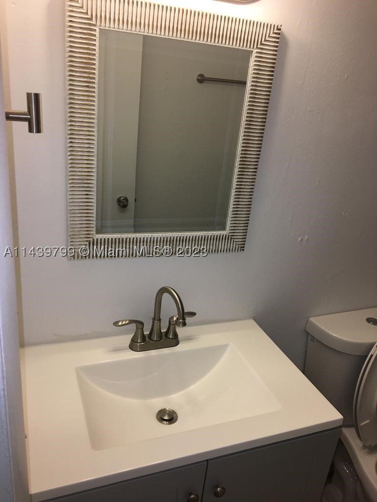 498 Nw 165th St Rd D205 Property Photo 13
