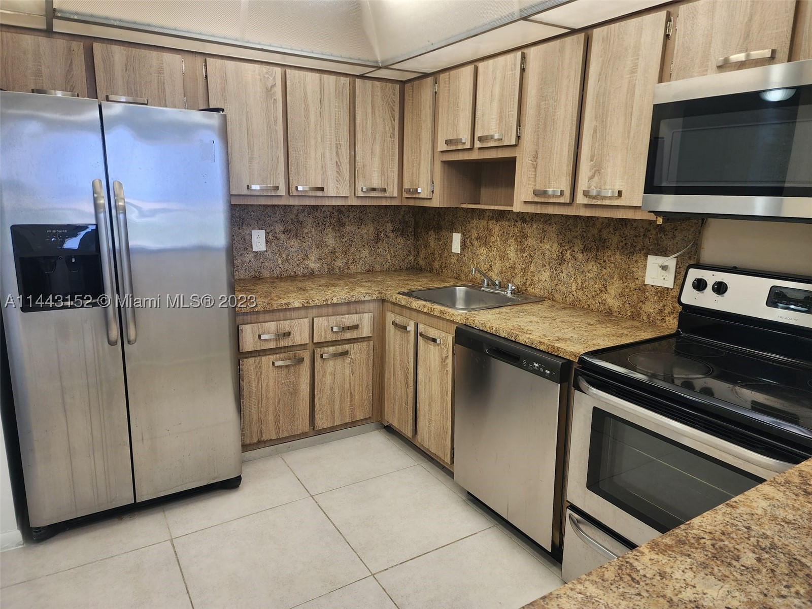 13499 Biscayne Blvd 1513 Property Photo 6