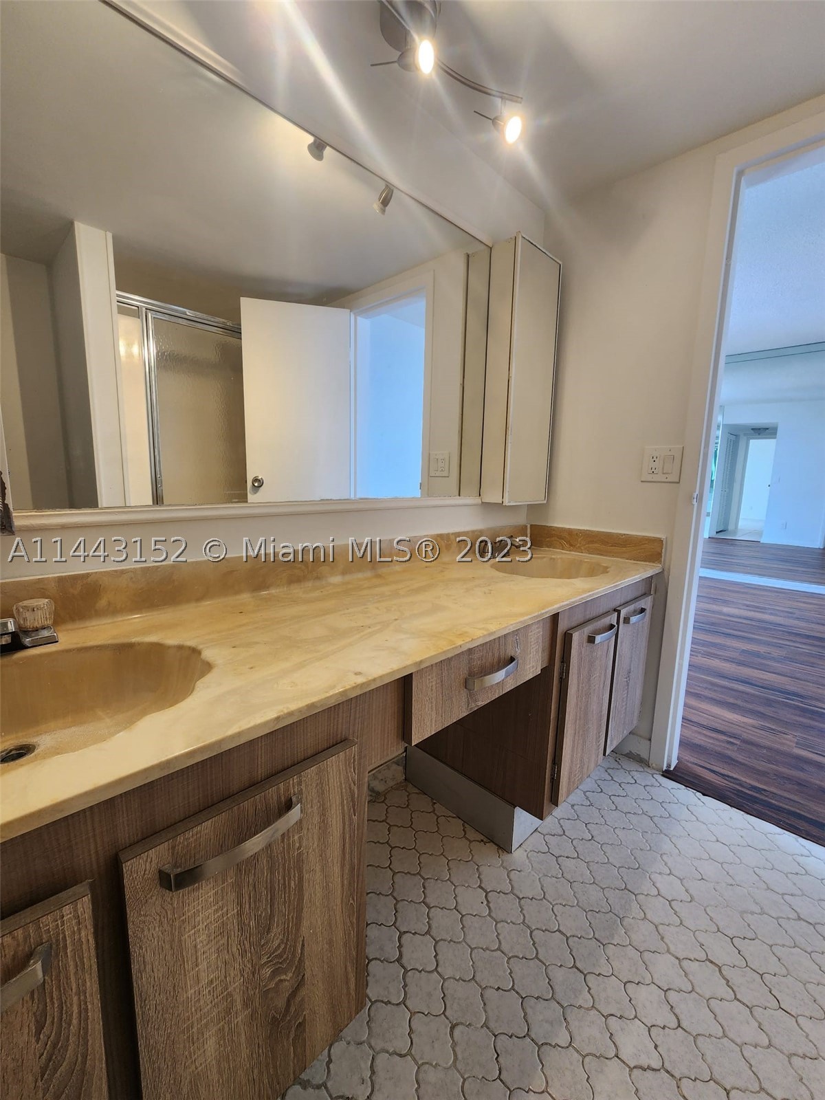 13499 Biscayne Blvd 1513 Property Photo 21