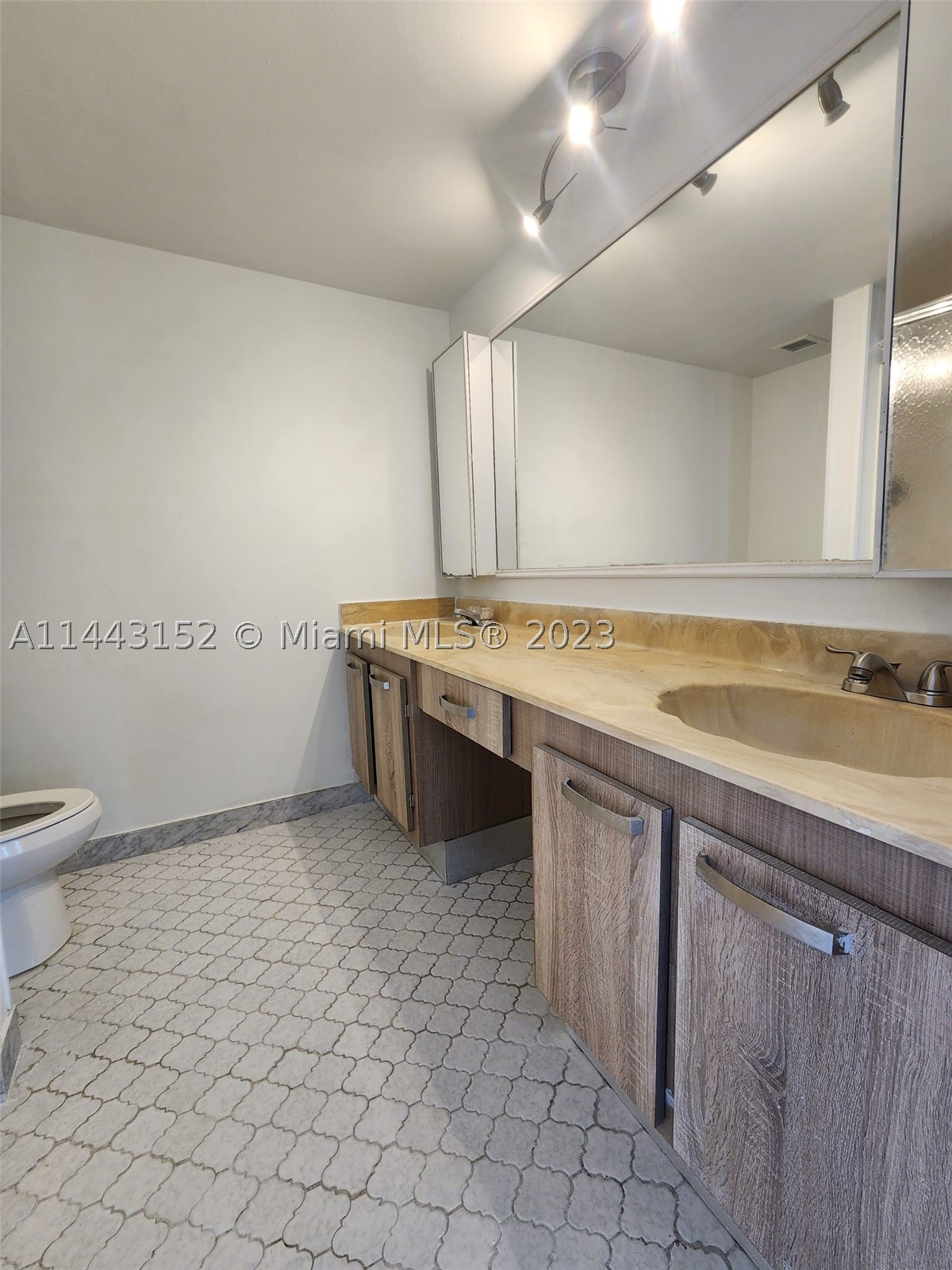 13499 Biscayne Blvd 1513 Property Photo 23