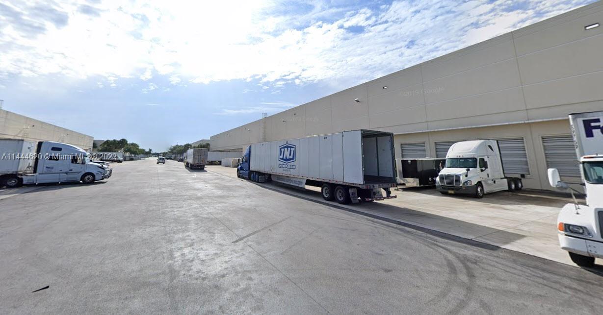 A11444620 Property Photo 2