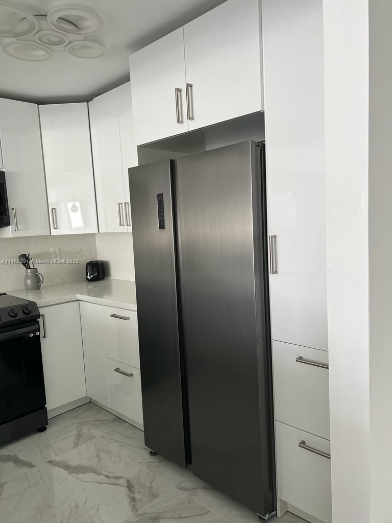 3725 S Ocean Dr 1503 Property Photo 4