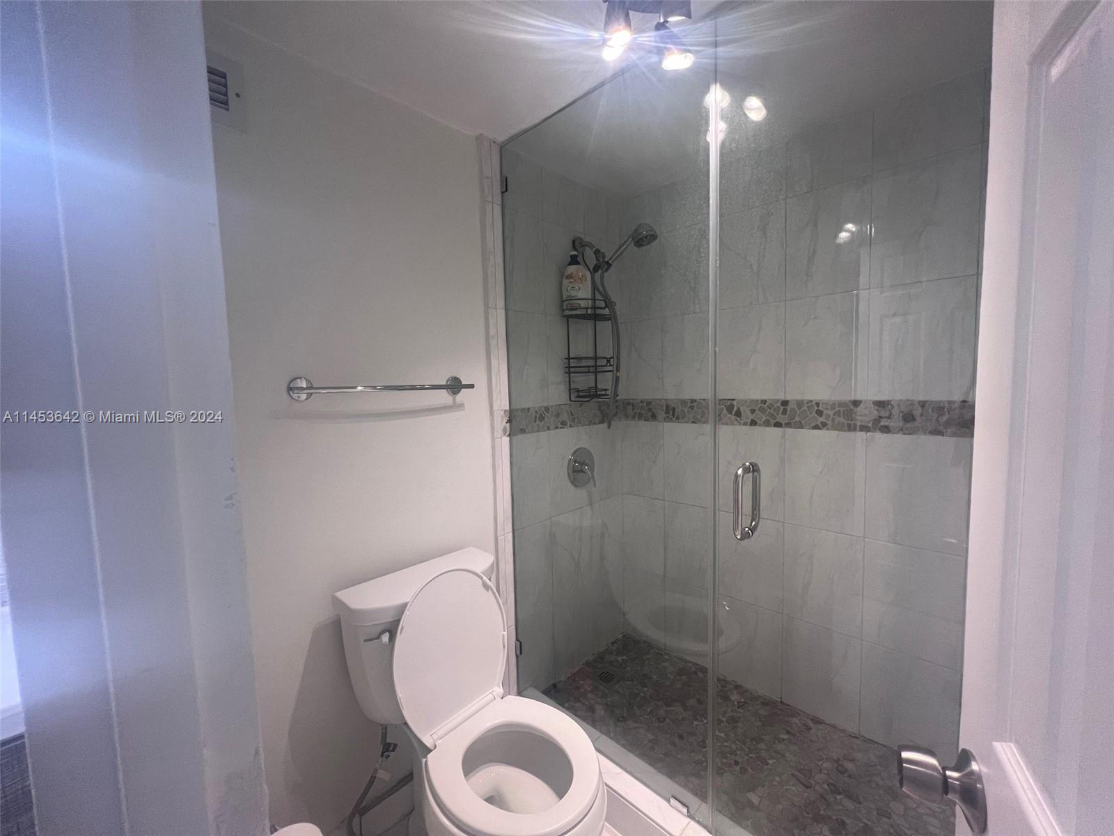 100 Lincoln Rd 501 Property Photo 7