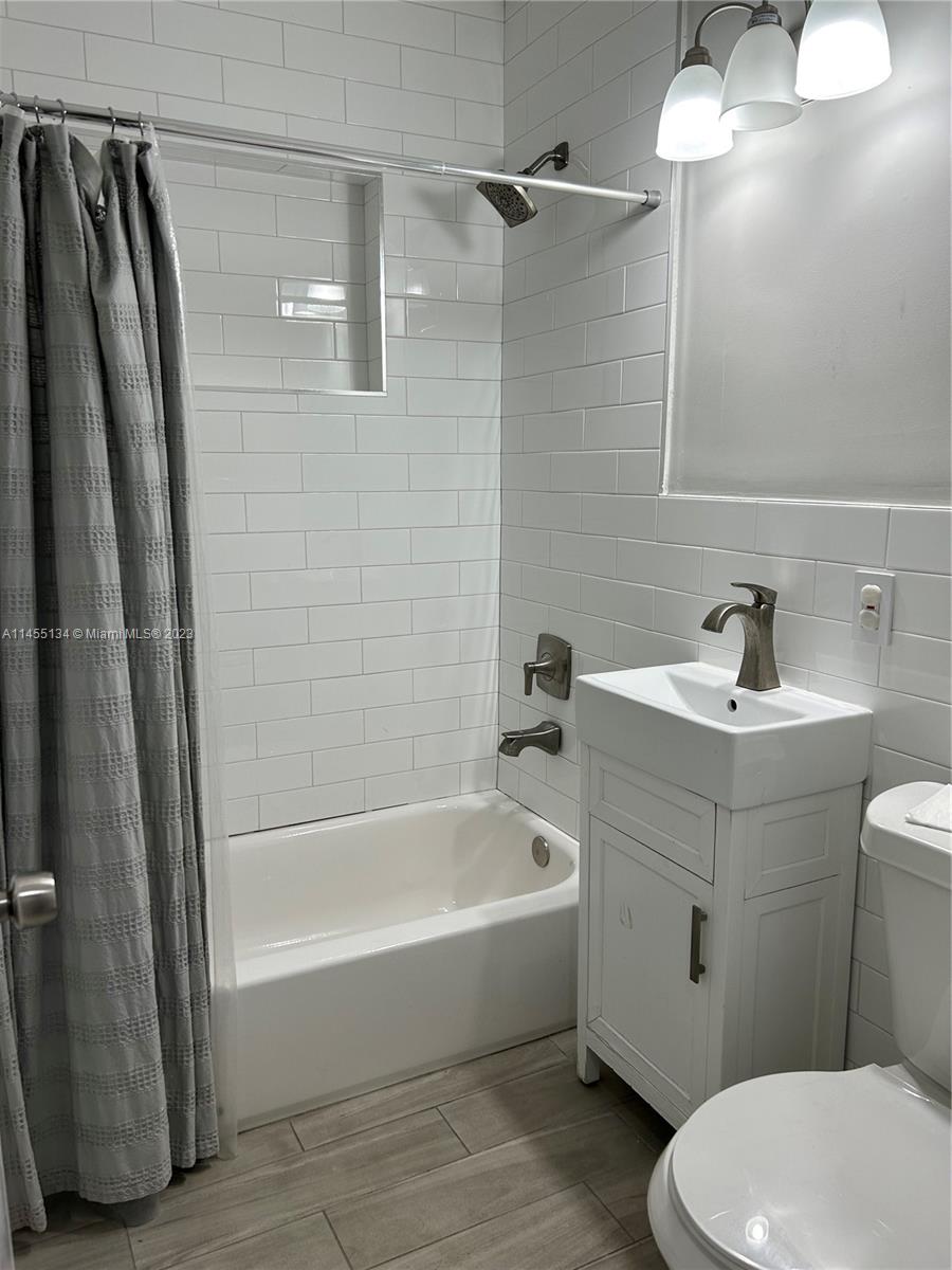 422 Nw 11th St Property Photo 9
