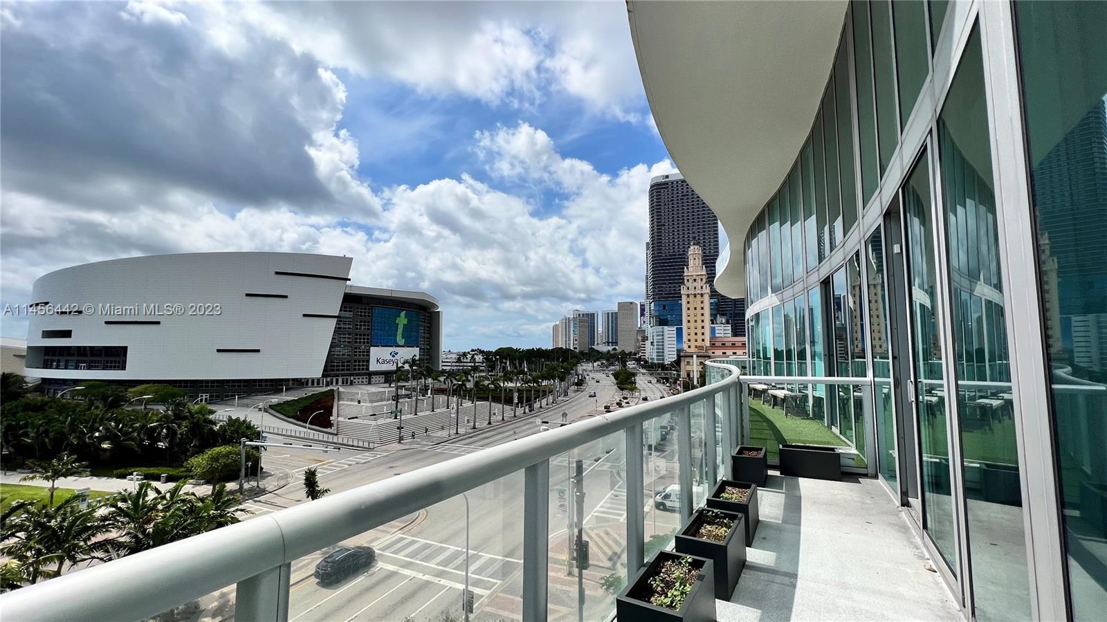 888 Biscayne Blvd Property Photo 2