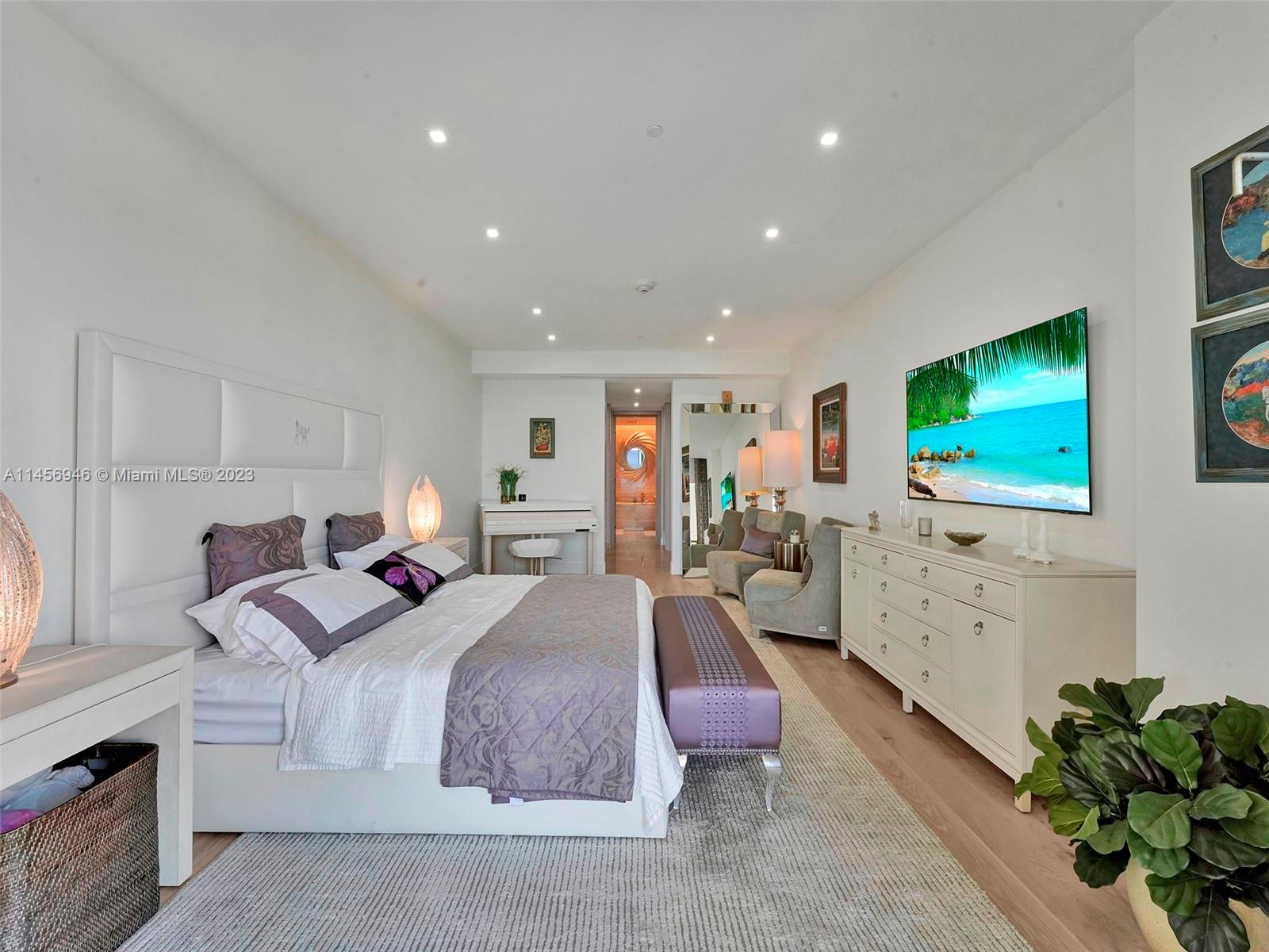 A11456946 Property Photo 28