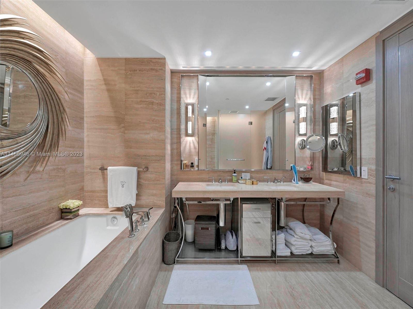 A11456946 Property Photo 32