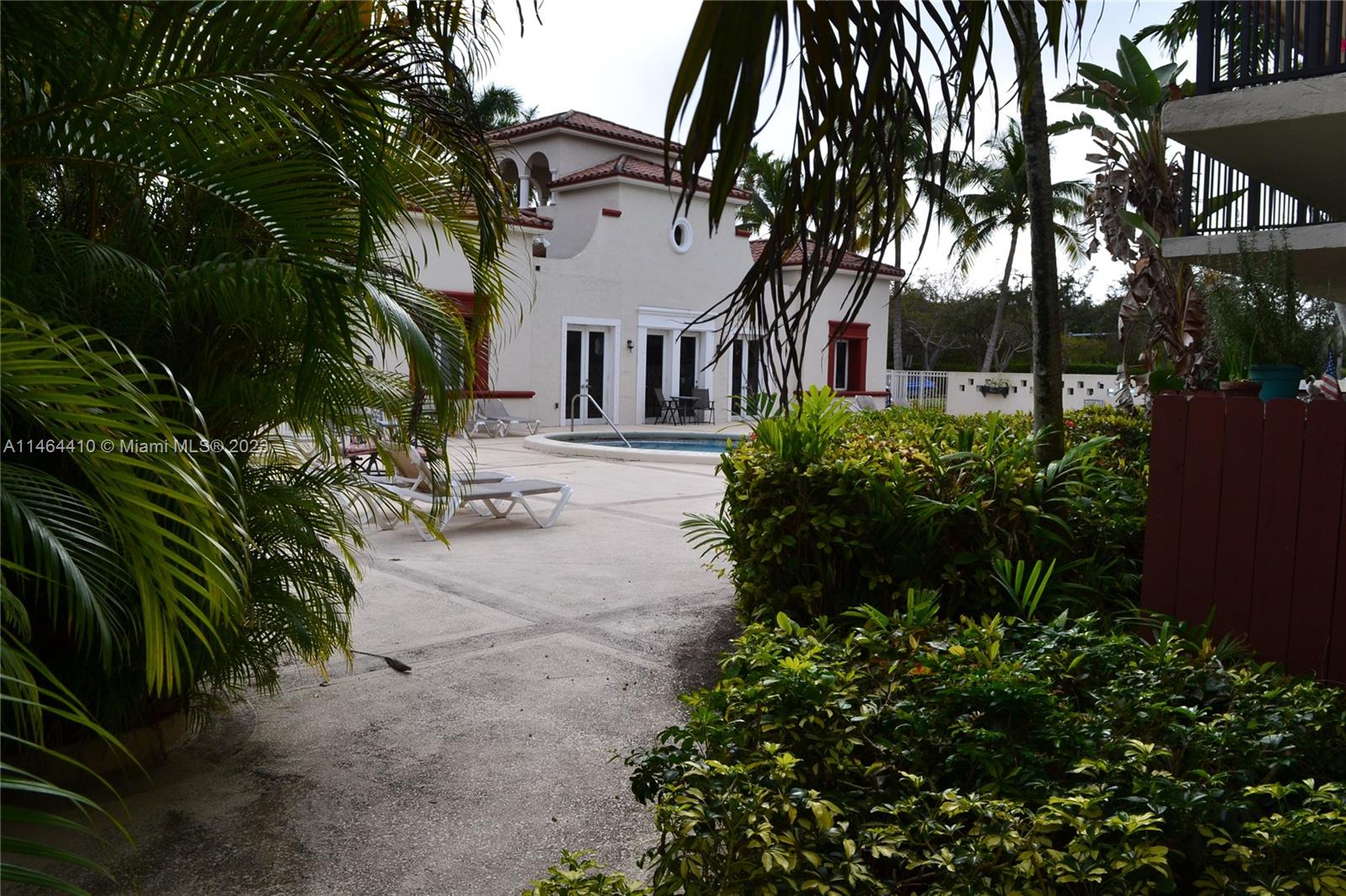 6709 N Kendall Dr 207 Property Photo 13